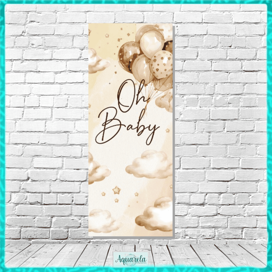 Decoração de quarto de bebê com balões dourados e nuvens em tons neutros, com a frase 'Oh Baby' em destaque.