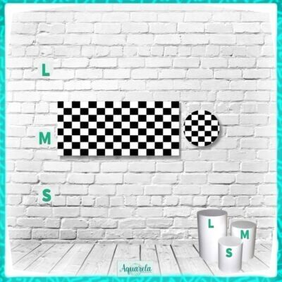 Cilindros de diferentes tamanhos com letras L, M e S para escala de pintura.